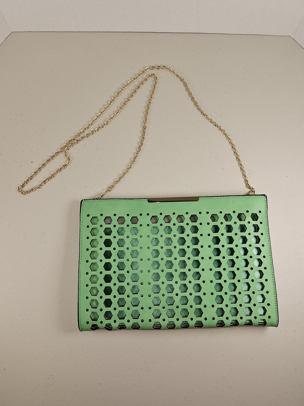 VIETA Fashion Green Laser-Cut Shoulder Bag with Gold Chain